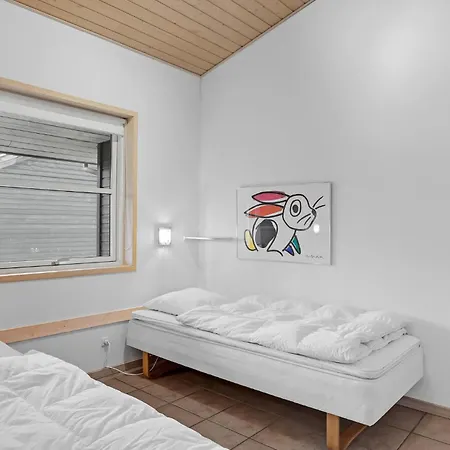 2 Bedroom Stunning In *