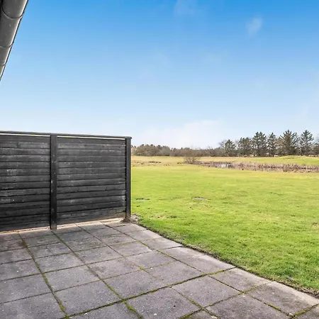 2 Bedroom Stunning In *