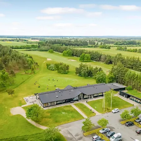 2 Bedroom Stunning In *