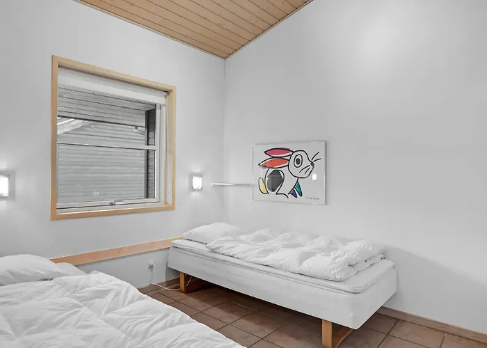 2 Bedroom Stunning In *