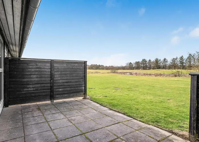 2 Bedroom Stunning In *